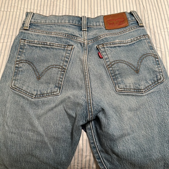 Levi Wedgie Straight Jeans Size 24 - Picture 3 of 3